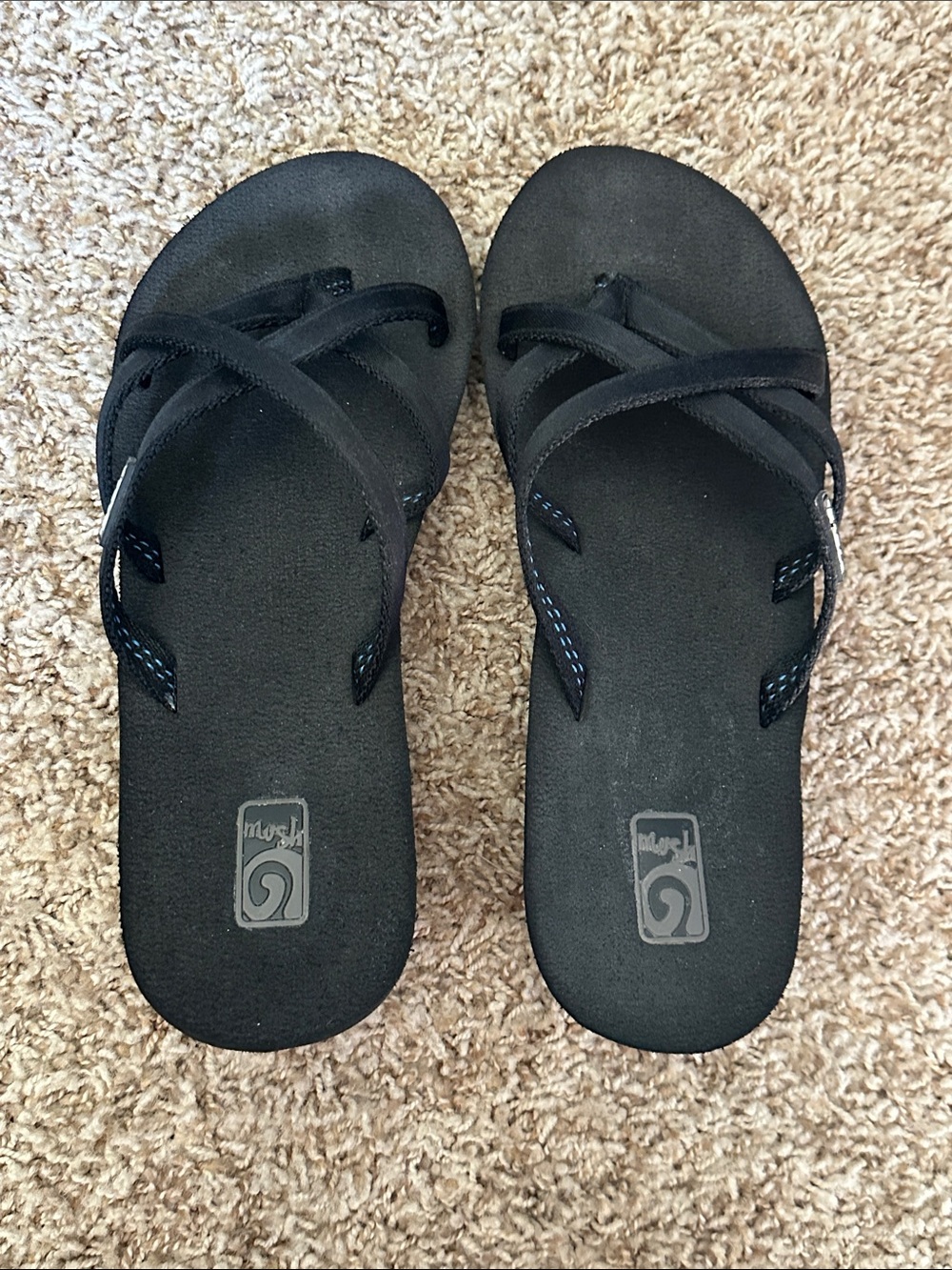 Women’s size 7 Teva Olowahu sandals